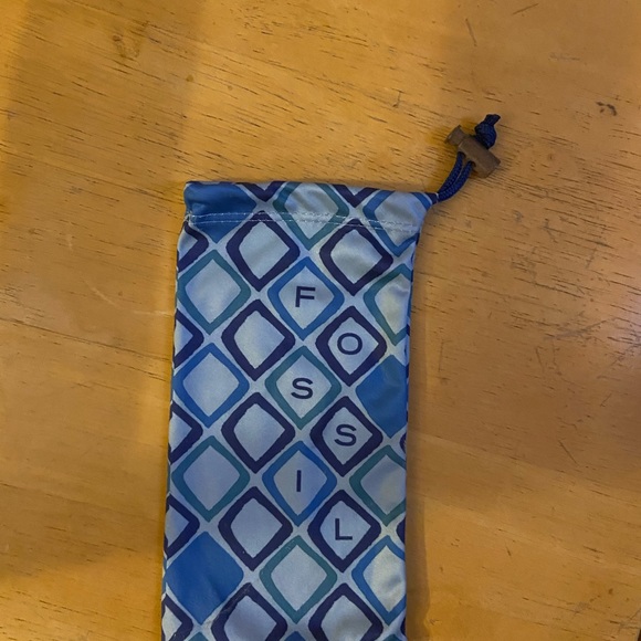 Fossil “what vintage are you” sunglass cases - Picture 6 of 6